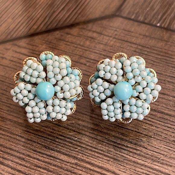 Vintage Japan Blue Flower Seed Bead Screw Back Clip Earrings - Picture 3 of 14